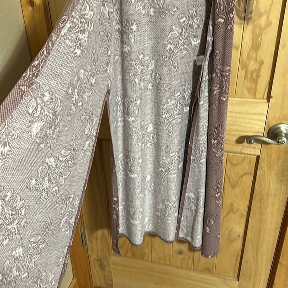 Purple Floral Floral Open Front Vest with side slits - Picture 6 of 6